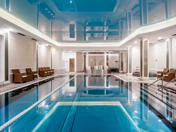 4* relax v Karlových Varoch: bazénové a wellness centrum, kúpeľné procedúry, polpenzia