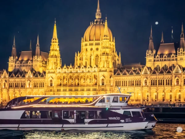 Rozprávková Budapešť: Vyhliadková plavba loďou po Dunaji