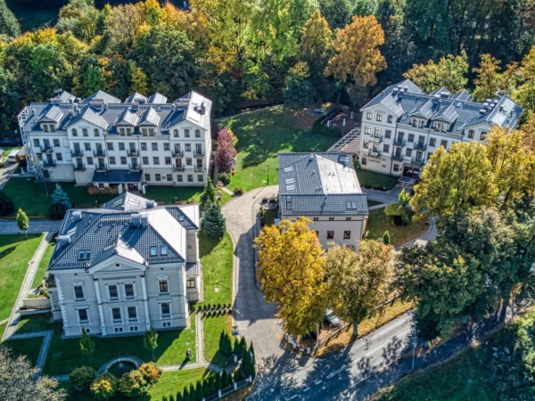 Luxusný hotel v kúpeľnom meste v poľských Jizerkách: neobmedzený wellness, jedlo, detské herne