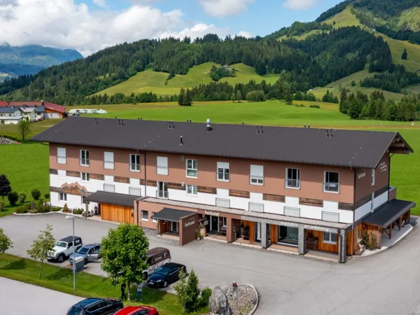 Dovolenka pri Saalbachu: hotel so saunami a raňajkami a karta výhod