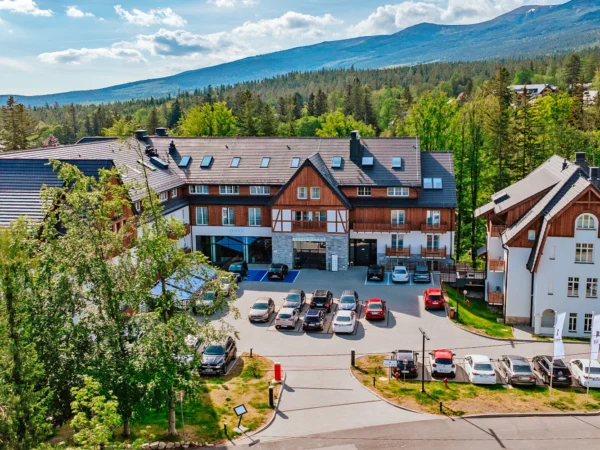 Moderný hotel v Sklárskej Porube v poľských Krkonošiach: neobmedzený wellness a polpenzia