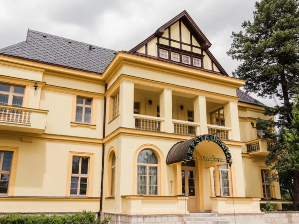 Romantický hotel na okraji Prahy: pobyt s raňajkami alebo polpenziou, možnosť privátnej sauny a vírivky