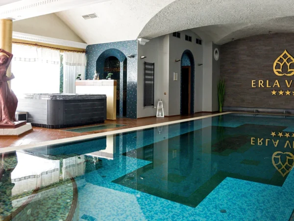 Adult friendly hotel v historickom centre mesta Eger: raňajky či polpenzia, neobmedzeným wellness, bazén