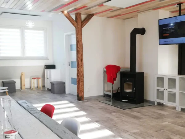 Moderné a priestranné apartmány v CHKO Železné hory pre pár aj rodinu