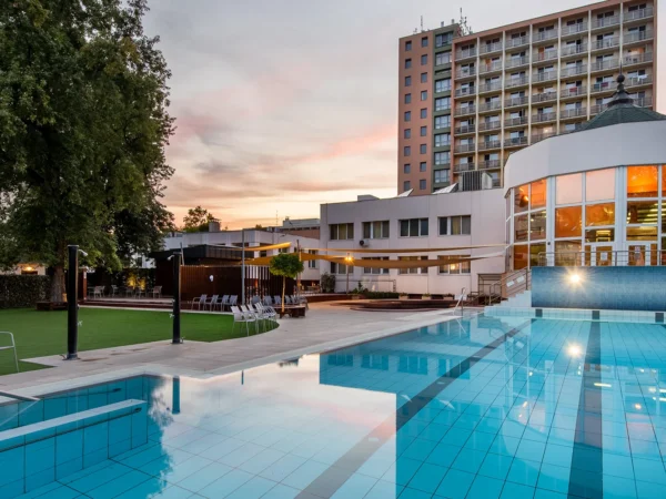 Relaxačný pobyt s polpenziou a neobmedzeným wellness v hoteli Barátság***