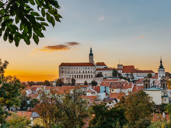 Dovolenka na Morave vo dvojici: penzión v Mikulove, degustácia a košík s dobrotami