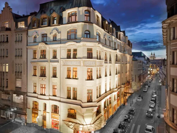 Luxusný hotel pri Václavskom námestí: prepychové izby, raňajky, parkovanie aj neskorý check-out