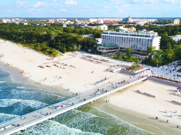 Ozdravný pobyt pri Baltskom mori: hotel v Kolobrzegu priamo pri pláži, polpenzia aj vstup do wellness a procedúry každý deň
