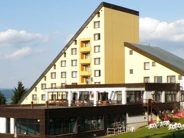 Pobyt v Bielych Karpatoch: hotel s bazénom, vírivkou a polpenziou