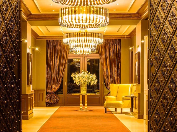Luxusný 5* oddych v centre Prahy: historický hotel s raňajkami aj wellness