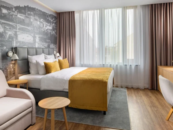 Relaxačný pobyt v luxusnej rezidencii v centre Prahy pre pár aj rodinu: raňajky aj vstup do wellness