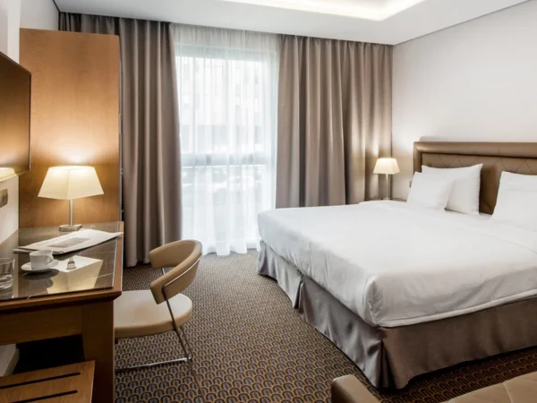 Moderný hotel na Rohanskom nábreží s bohatými raňajkami