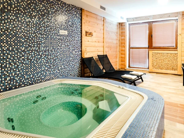 Vstup do wellness centra a otvorený voucher do reštaurácie pre 2 osoby