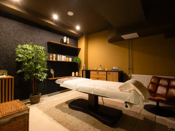 2-hodinový vstup na sukromný wellness s fľašou vína pre 2 osoby