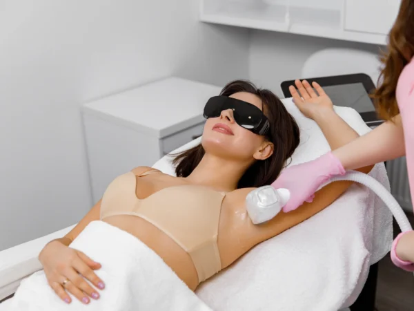 Medicínsky laser Elysion Pro: trvalá epilácia tváre, podpazušia, bikín či nôh