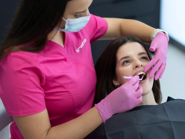 Komplexná dentálna hygiena aj ambulantné bielenie zubov
