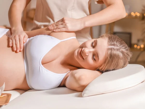 Tehotenské masáže či odborná terapia jazvy po cisárskom reze: 30 až 90 minút relaxu