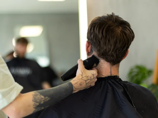 Precízny pánsky strih alebo kombo balíček s úpravou brady v barbershope
