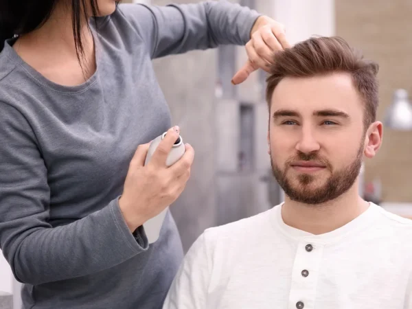 Precízny pánsky strih s luxusnou masážou hlavy a stylingom