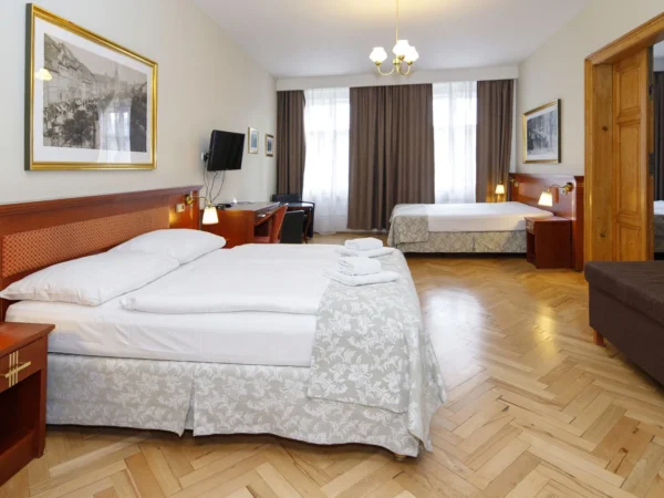 Pobyt priamo na Václavskom námestí s raňajkami pre 2–4 osoby