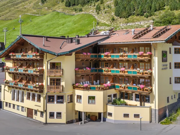 Horský hotel v Tirolsku s raňajkami, neobmedzeným wellness a kartou výhod