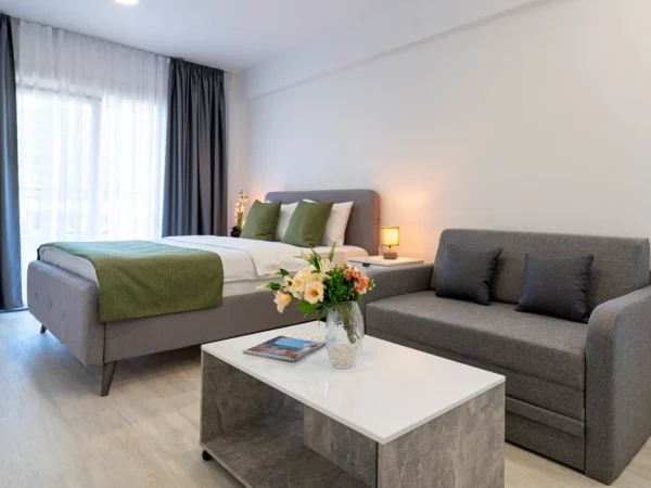 Dovolenka v Čiernej Hore: moderný apartmán v Budve, 450 metrov od pláže