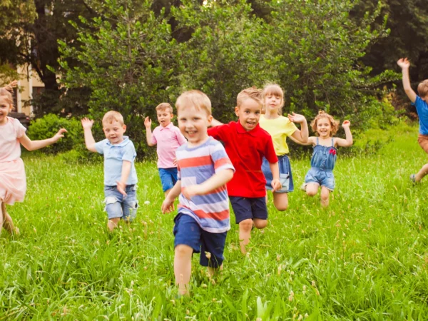 Denný Montessori letný tábor v prírode pre deti 5-15 rokov