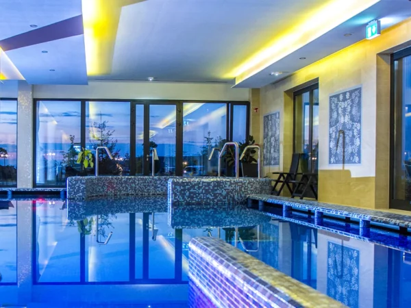Luxusný pobyt v malebnej dedinke Hollókő: 20 km od hraníc, neobmedzený wellness a špičková gastronómia