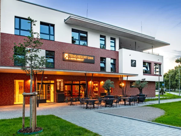Pobyt v Hradci Králové: 3* hotel v tenisovom rezorte vr. raňajok aj sauny či 3-chodovej večere