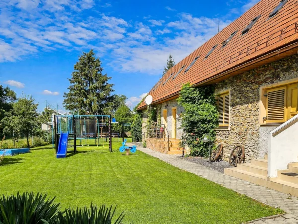 Pobyt na Liptove s výhľadom na Kriváň, mini wellness a záhradou