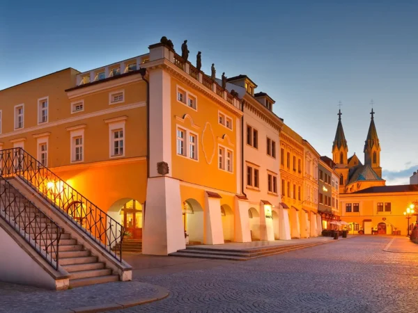 Romantika a oddych v centre Kroměříža: pobyty s raňajkami aj privátnym wellness