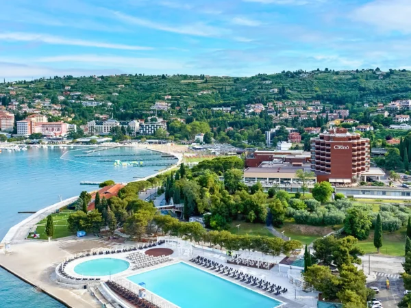 Dovolenka v slovinskej Portoroži: 4* Remisens Hotel Lucija na promenáde vrátane wellness a stravy, 100 m od pláže
