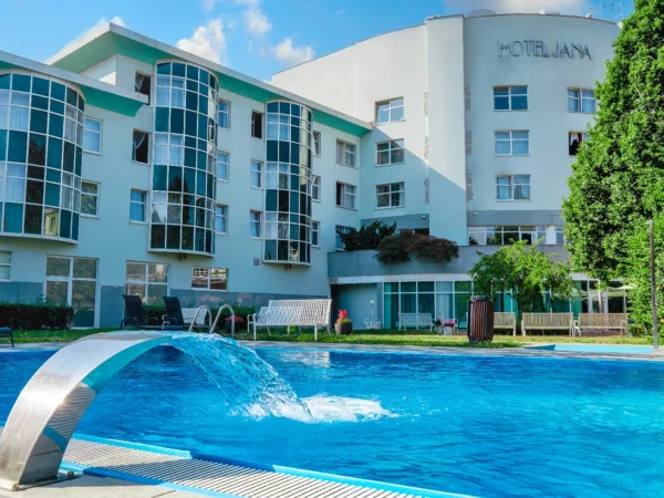 Komfortný hotel s raňajkami či polpenziou, wellness, bazénom aj masážou