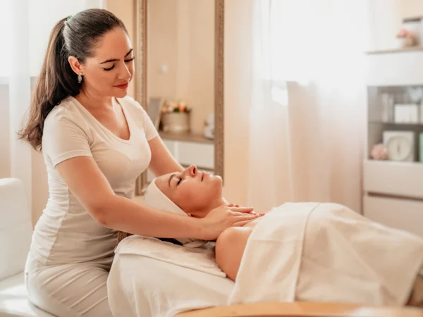 Kozmetické ošetrenia pre zdravšiu a vitálnejšiu pleť: Profacial, hĺbkové čistenie s masážou tváre a i.