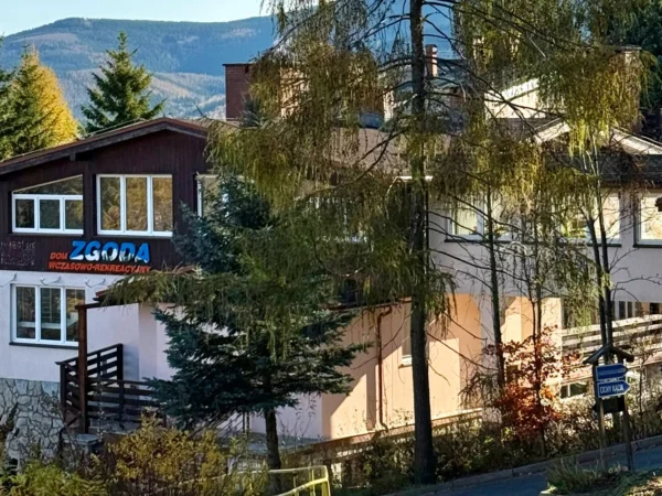 Dovolenka v poľských Krkonošiach: hotel v Karpaczi vr. raňajok či polpenzie a wellness; 1,3 km od kostola Wang