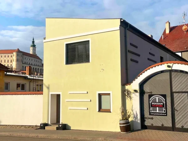 Pohodový pobyt v Mikulove aj s fľašou vína či piknikom na Svatém kopečku