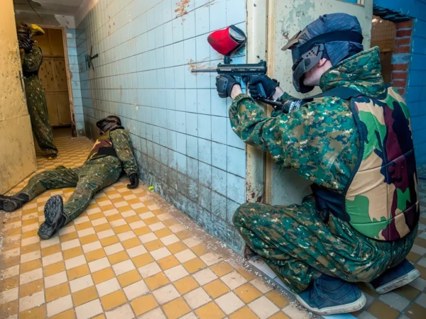 Paintball, airsoft, laser game či NERF v Prievidzi: adrenalín na 2 hodiny pre jednotlivcov aj skupiny