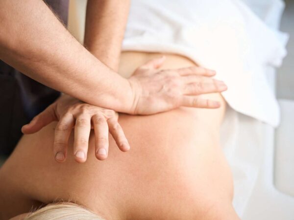EXTRA ZĽAVY: Masáž na mieru pre dokonalý oddych: bankovanie, klasická alebo myofasciálna masáž
