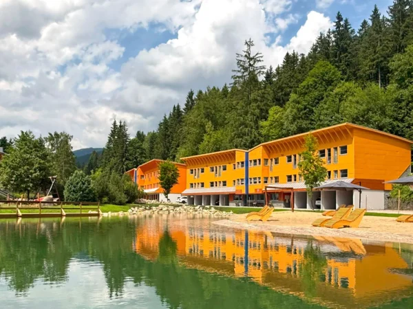 Resort Špindl pod Medvědínom: hotel pri lanovke, raňajky alebo polpenzia, vstup do aquaparku