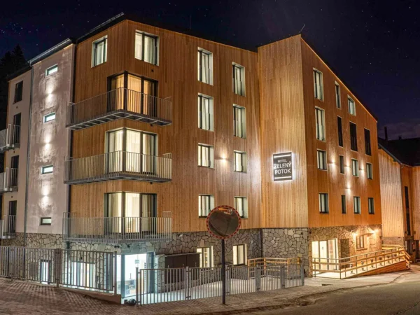 Pobyt v Peci pod Sněžkou: dizajnový 4* hotel s raňajkami a fľašou vína