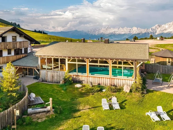 Vyrazte za krásou talianskych Dolomitov: pobyt v 4* Berghotel Jochgrimm vrátane polpenzie, neobmedzeného wellness a karty výhod