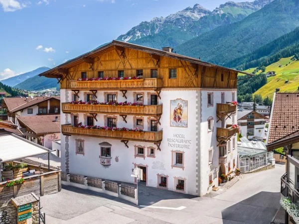 Stubaiské Alpy: horský hotel s polpenziou a saunami až pre 4 osoby